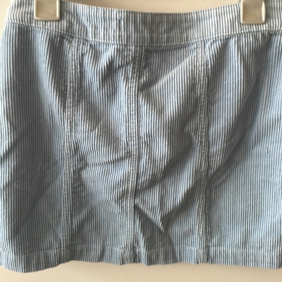 Forever 21:Baby Blue Corduroy Mini Skirt with zipper detail. Size S - Picture 5 of 5